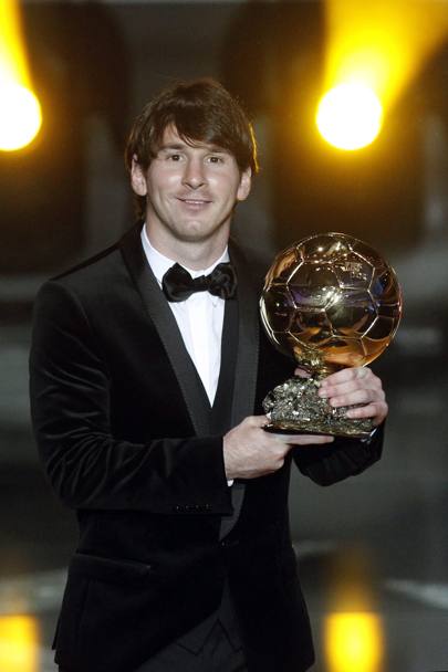 2010 Lionel Messi riceve il suo secondo Pallone d&#39;Oro (Epa)